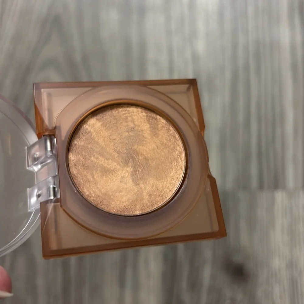 Huda Beauty Glowish Mini Bronzer